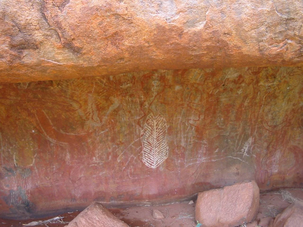 art aborigene australie peinture rupestre ayers rock Uluru.jpg