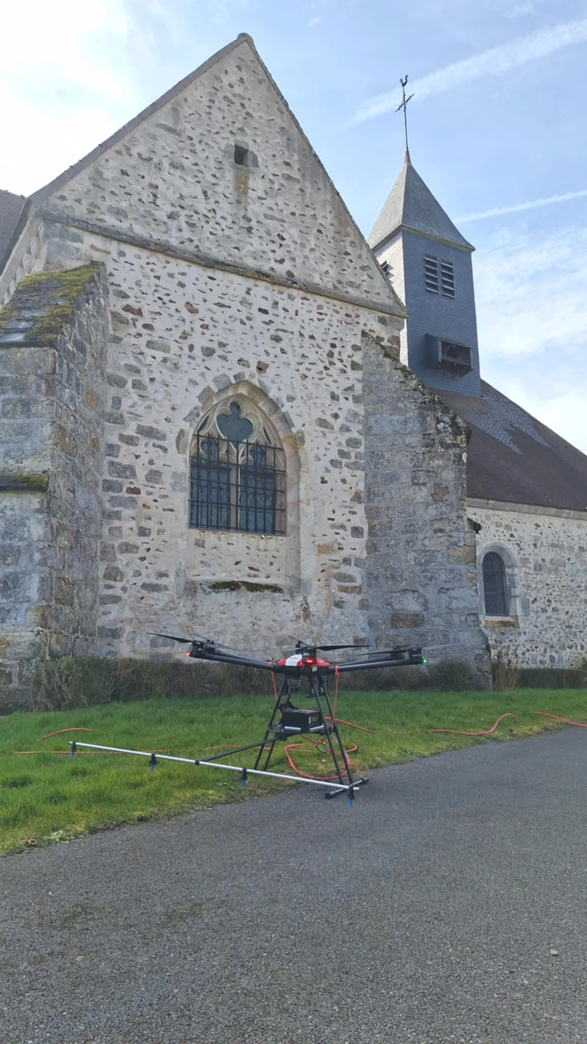 Façade en pierre traitée par drone, réalisation Flight Drone Service dans la Marne