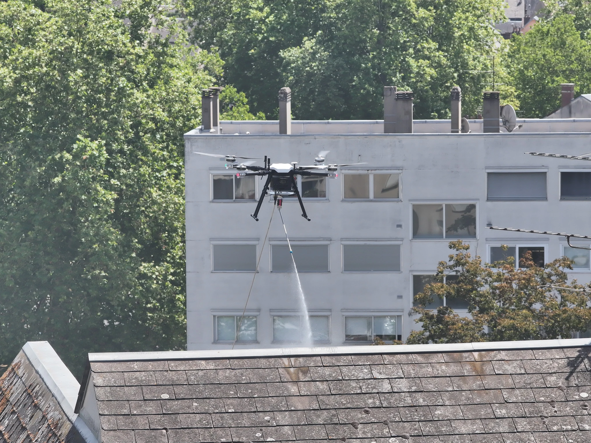 Drone Flight Drone Service en intervention sur un bâtiment en zone urbaine